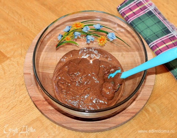 Получается густое тесто.