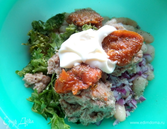 Майонез для связки и специи.