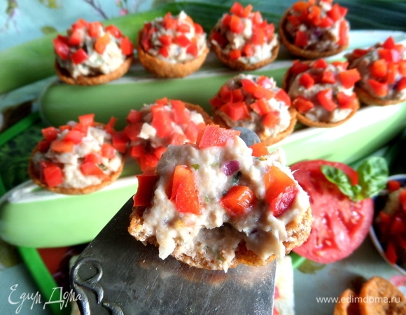 Паштет пикантный, вкусный! Тунец и фасоль отлично сочетаются.