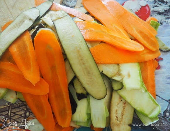 Должно получиться три вида примерно одинаковых кусочков.