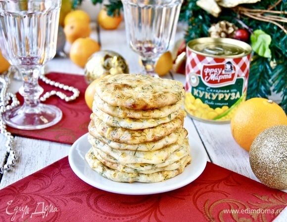 Ну вот, оладьи готовы, осталось их остудить. Теперь можно украшать разными вкусными наполнителями.