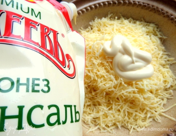 Добавить в сыр майонез «Провансаль» ТМ «МахеевЪ».
