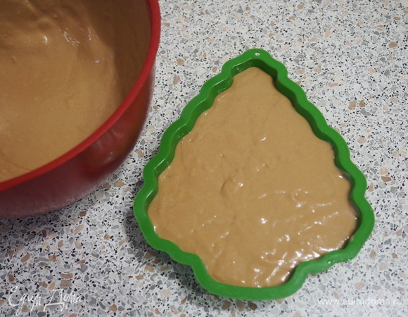 Сверху выкладываем слой теста.