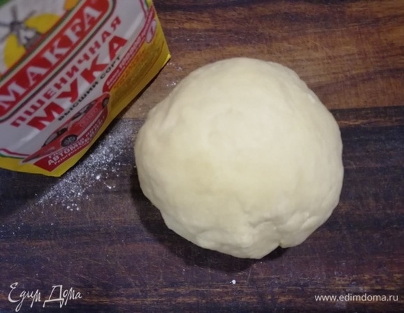 Вымешиваем тесто не менее 10 минут. Убираем тесто под пленку на 30 минут.
