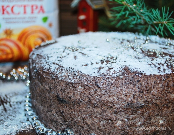 Очень вкусный и насыщенный шоколадный торт с малиной готов. Приятного аппетита.