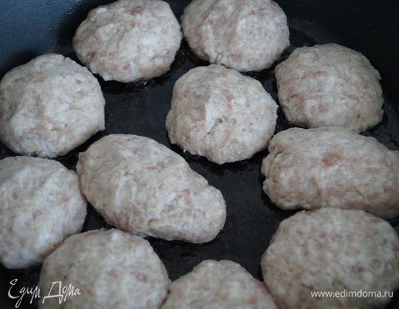Я их делаю разной формы: и котлеты, и биточки.