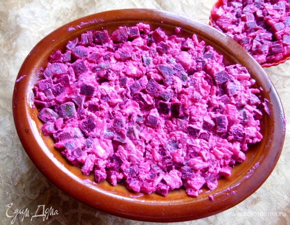 Наполнить салатом.