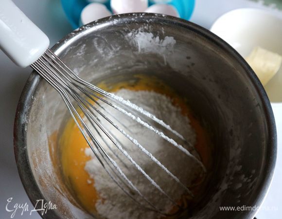 Добавить кукурузный крахмал.