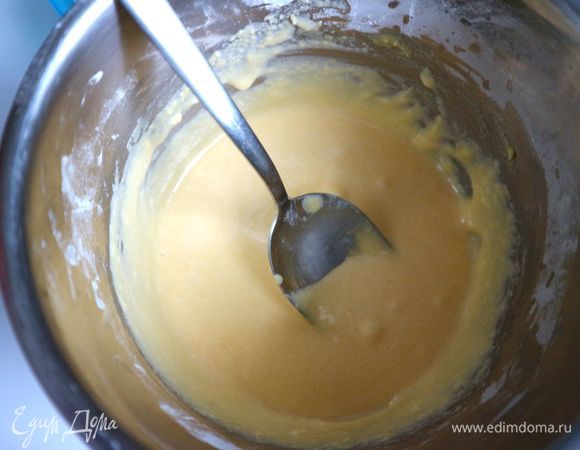 Перемешать венчиком или ложкой до однородного состояния.