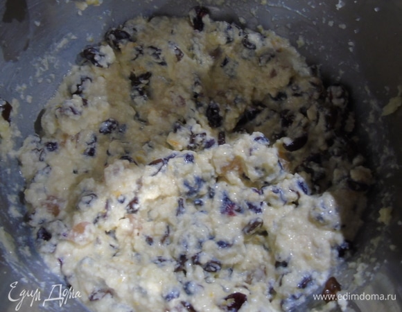 И перемешайте до объединения с массой.