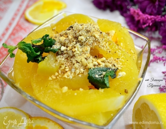 Посыпать десерт дробленым грецким орехом!