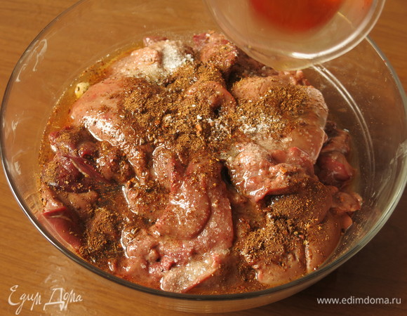 Заливаем коньяком.