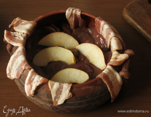 Затем — слой груш.