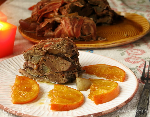 Подаем печень с дольками апельсина. Приятного аппетита!