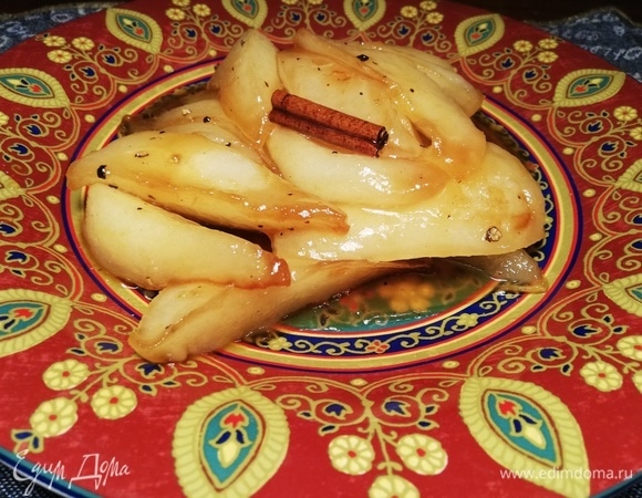 Вот такие получаются ароматные груши, которые нужно нарезать маленькими кубиками.