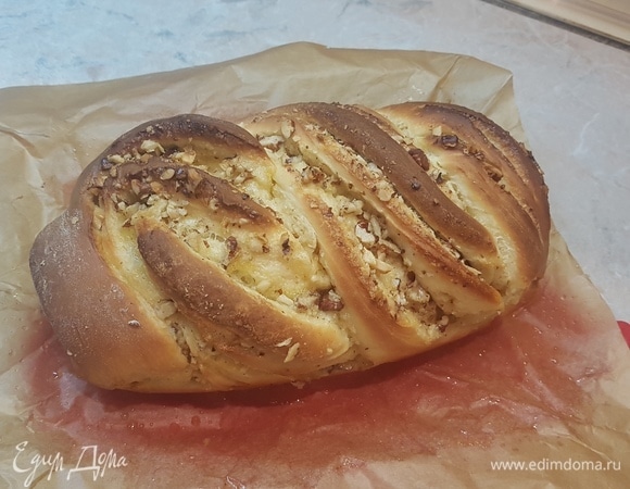 Выпекать 45 минут при температуре 200°C. Остужать на решетке.