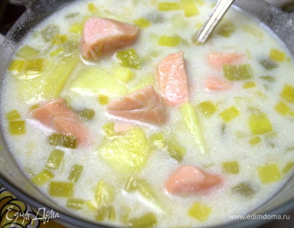 Разливаем по тарелкам.