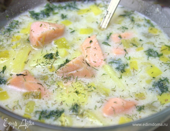 Тем, кто не против укропа, добавляем его в тарелку.