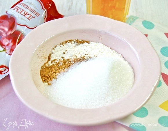 Затем смешайте сухие ингредиенты: муку, какао, молотые орехи (у меня грецкие), соду, соль, сахар.