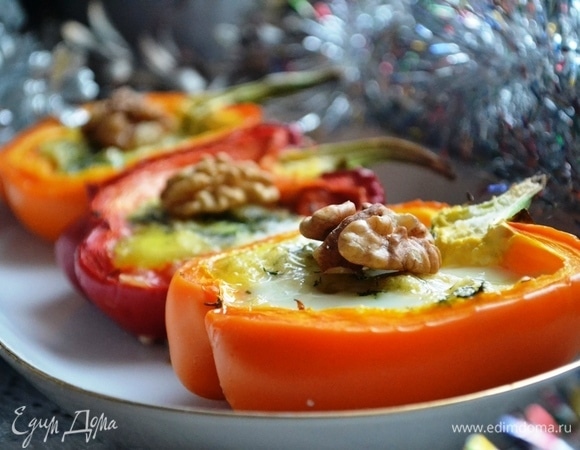 Подаем на стол закуску сразу же. Но и в холодном виде она очень вкусна. И очень нарядно, празднично смотрится.