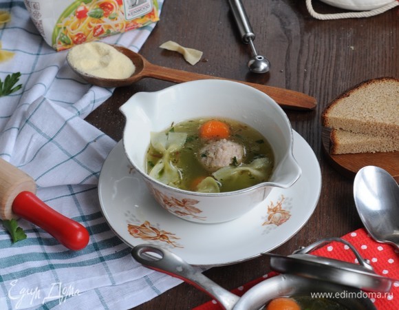 Яркие шарики моркови, аппетитные фрикадельки и красивые бело-зеленые бабочки...