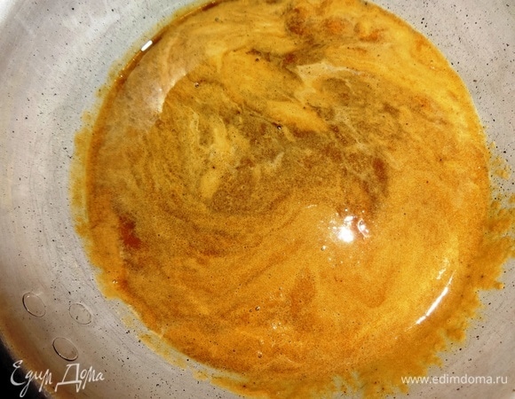 В горячем сиропе растворить кофе для крема, перемешать. Сироп остудить.