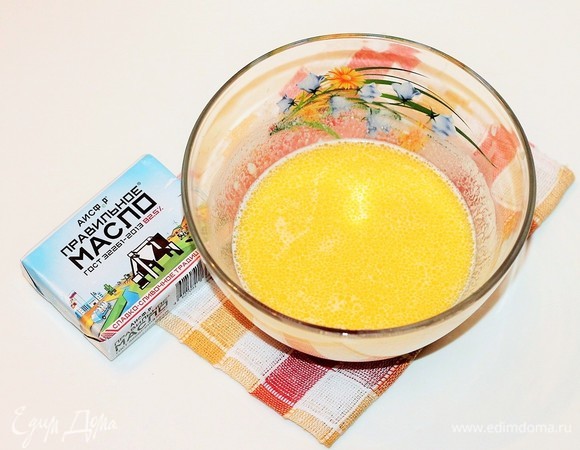 Растапливаем ПравильноеМасло АО АИСФеР (50 гр) в микроволновке.