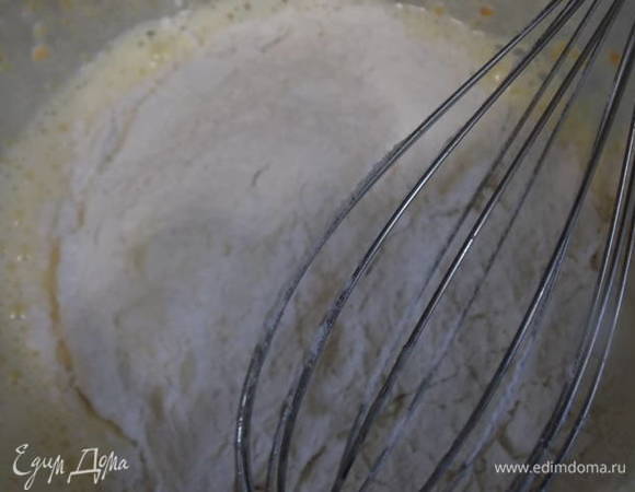 Добавить муку.