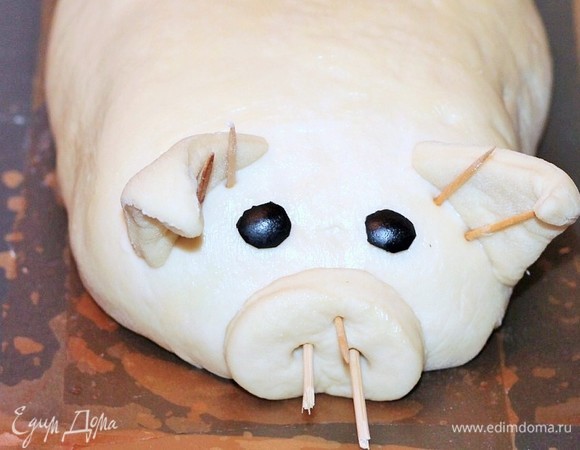 Можно зафиксировать детали деревянными зубочистками или шпажками.