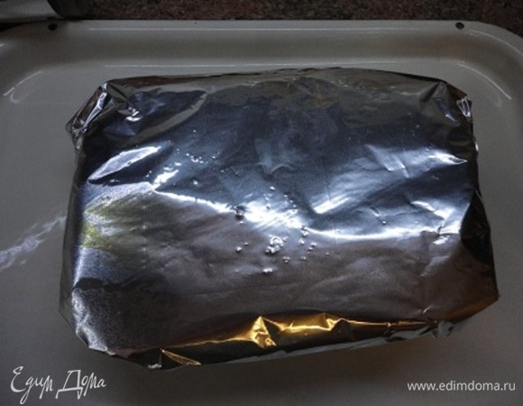 Затем — еще раз в фольгу. Храню на лоджии. Благо, наша челябинская погода позволяет.