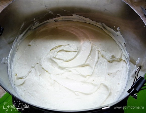 Затем — опять слой крема.