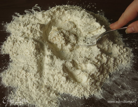 Вилкой перемешиваем. Может уйти чуть больше воды, я добавила еще 15 мл.