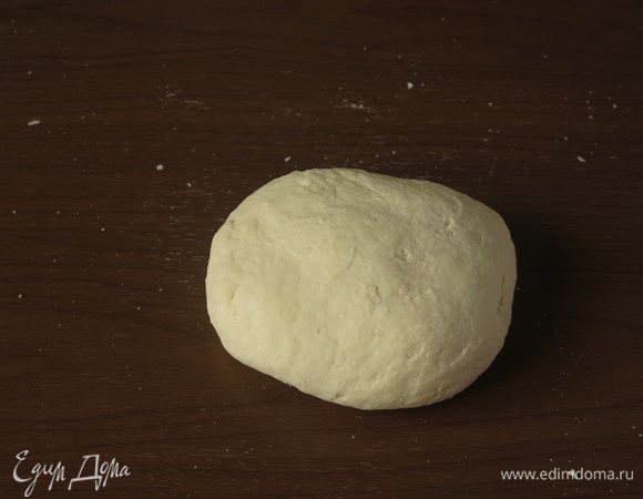 Кладем колобок в пленку и оставляем на 30 минут.