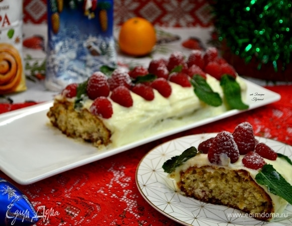 Посыпьте ягодки сахарной пудрой, и кекс станет еще нарядней!