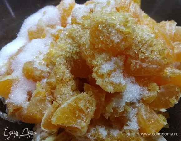 Перемешиваем с 1 ст. л. сахара и желатина.