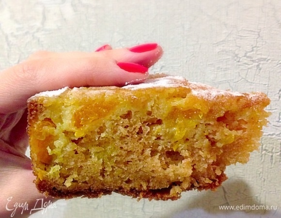 Пирог получается ароматным, воздушным, с приятной мандариновой кислинкой! Приятного аппетита!