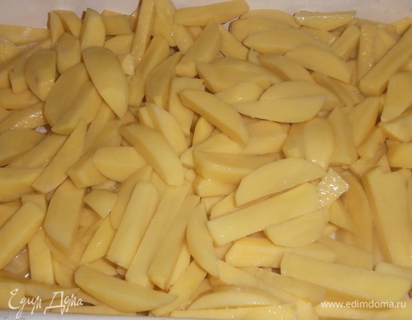 Выложить в посуду для запекания.