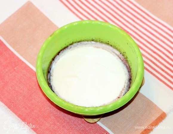 Взбить сливки и добавить к черничной массе, перемешать. Черничный мусс готов!