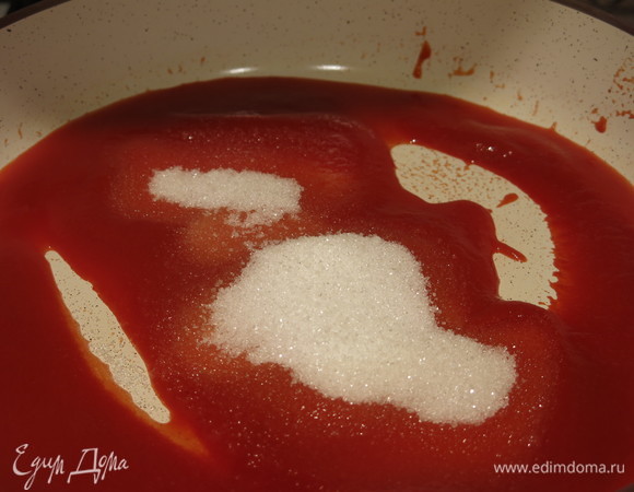Кладем сахар (4 ст. л.).
