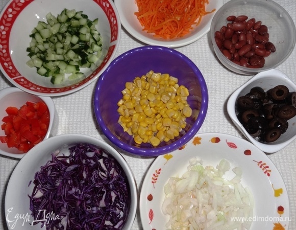 Все ингредиенты салата готовы.