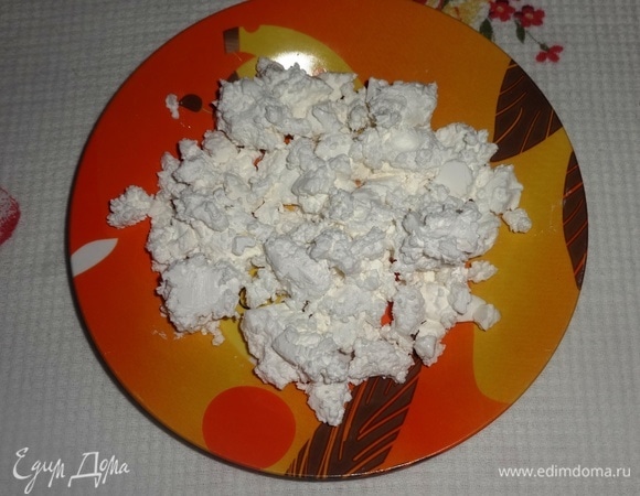 Творожный сыр достать из упаковки.