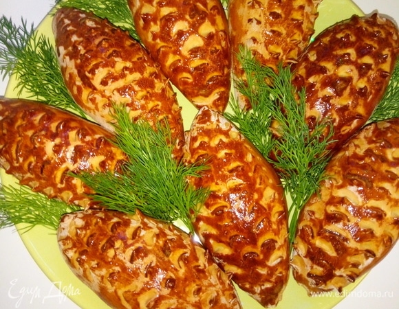 Украшаем блюдо веточками свежего укропа.