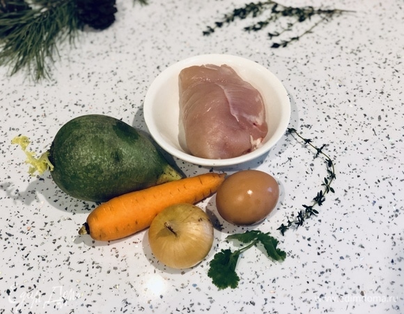 Для салата нам понадобится редька маргеланская, так как она более сочная.