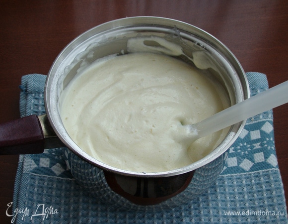 Вот такая масса получается пышная и воздушная, вся в мельчайших пузырьках.