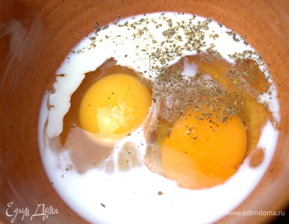 Взять 3 мелких яйца или 2 крупных.