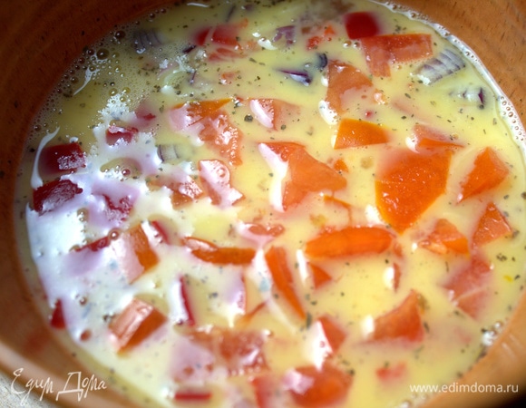 Добавить овощи.