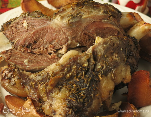 Айва отдает весь свой аромат и сок, жир вытапливается. Приятного аппетита!