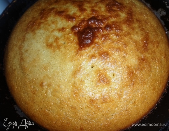 Пирог в готовом виде. Остудить его и достать из формы.