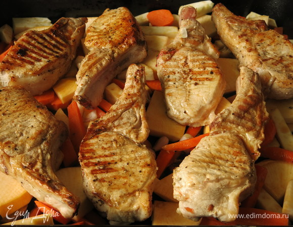 На подушку из овощей — корейку.