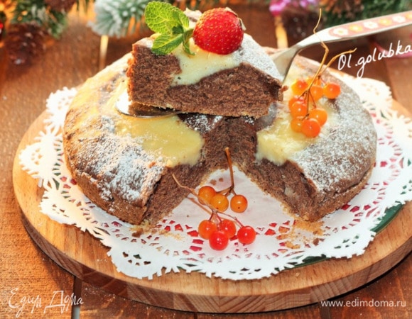 Пирог получился шоколадный, ароматный и очень вкусный с нежным заварным кремом! За идею спасибо Елене. От себя: в рецепте уменьшила кол-во сахара в тесте на 50% и кол-во крема на 50 %.